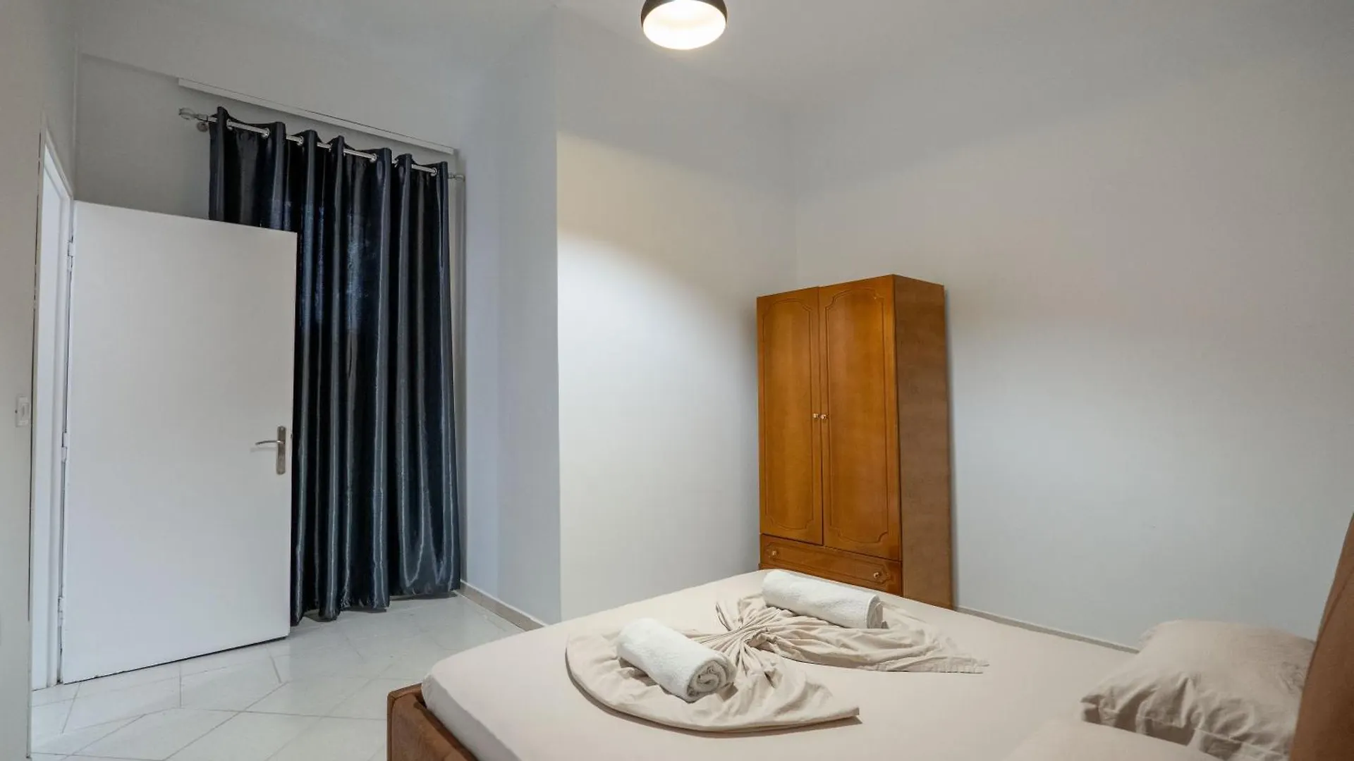 Hoteleks Inn & Suites Sarandë 3*,  Albania