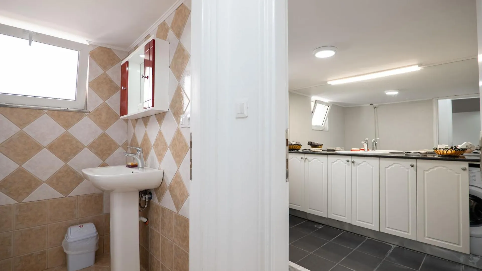Hoteleks Inn & Suites Sarandë