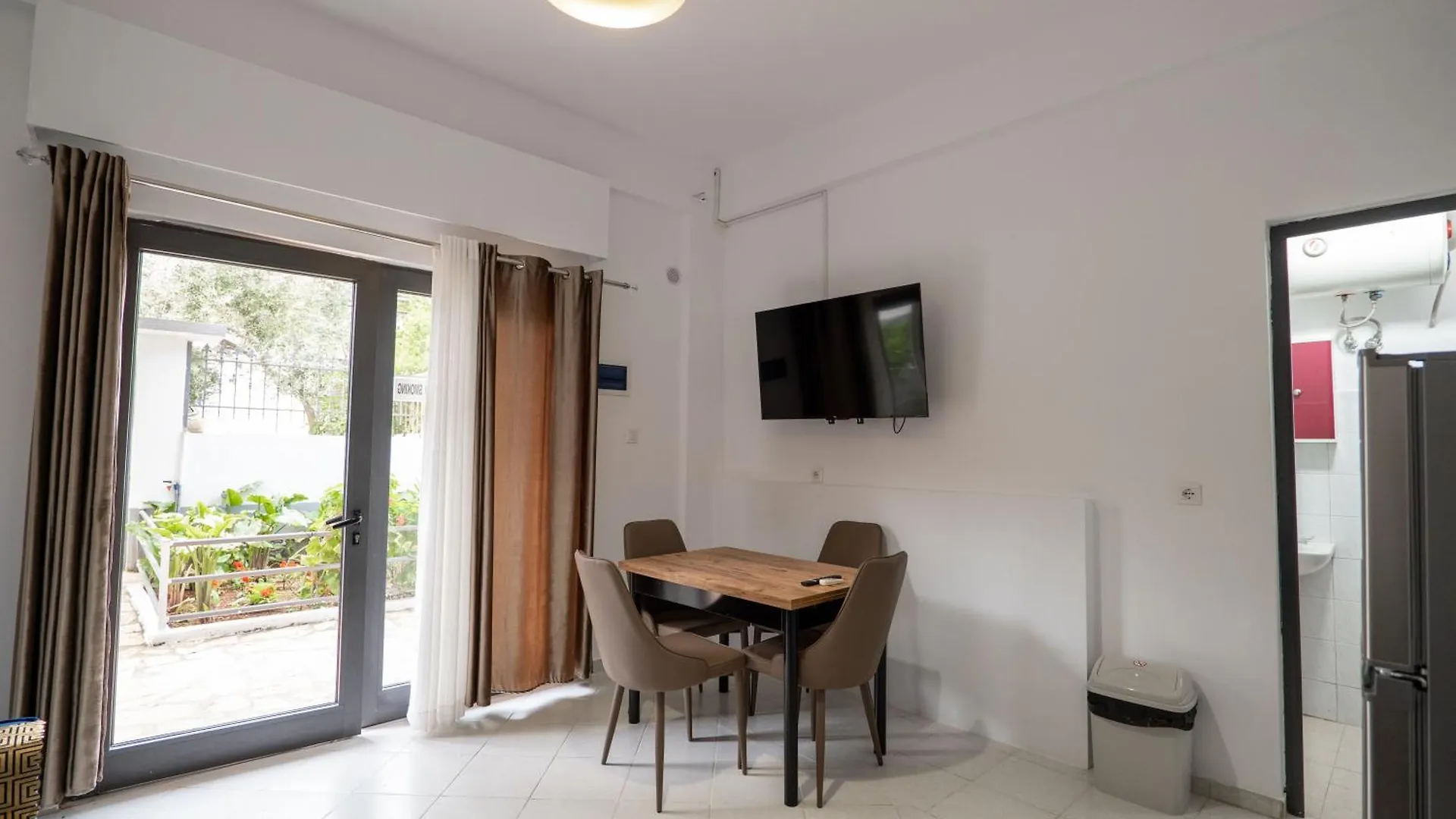 *** Hotel Hoteleks Inn & Suites Sarandë Albania