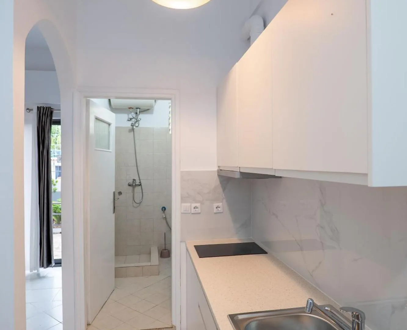 *** Hotel Hoteleks Inn & Suites Sarandë Albanien