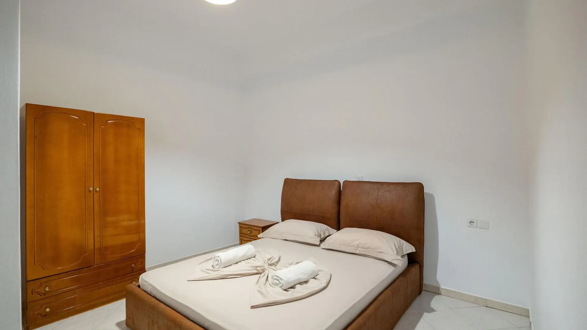 Hoteleks Inn & Suites Sarandë Hotel