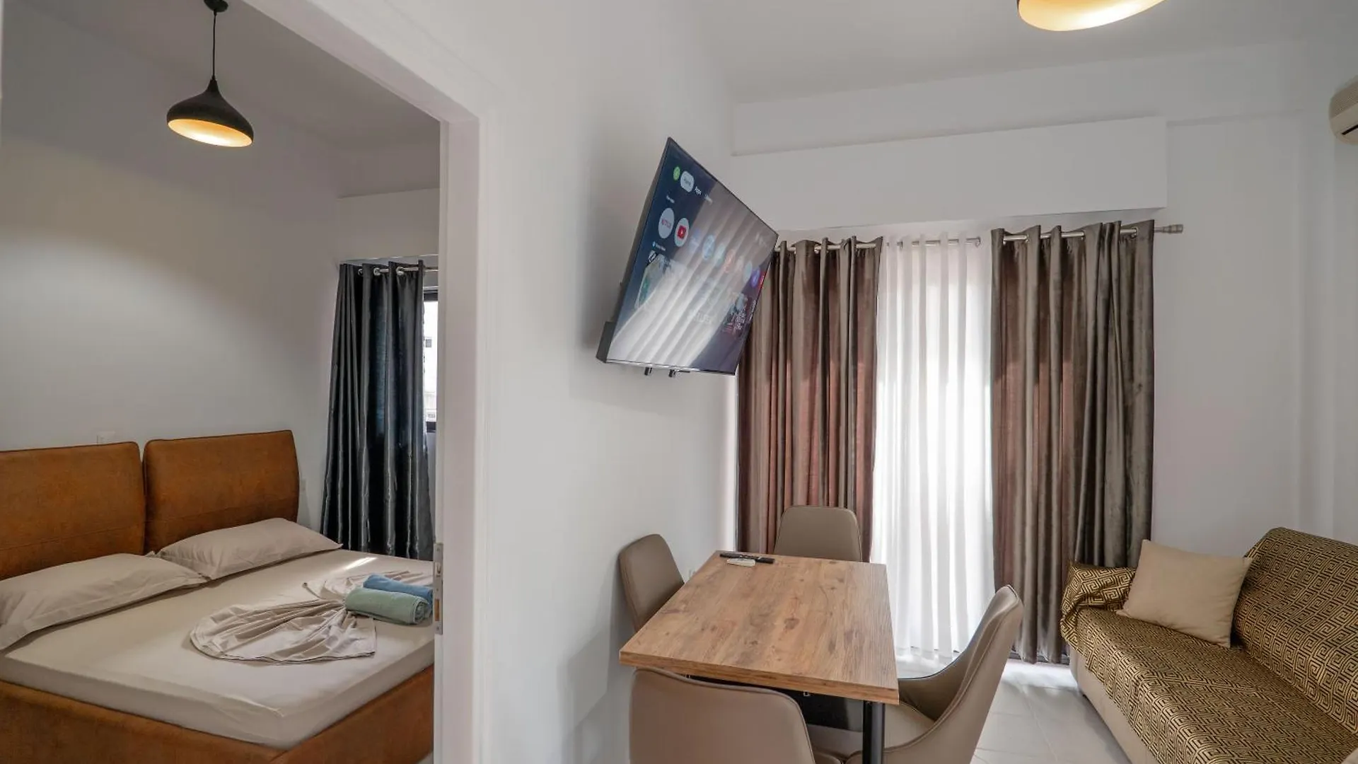 Hoteleks Inn & Suites Sarandë Hotel