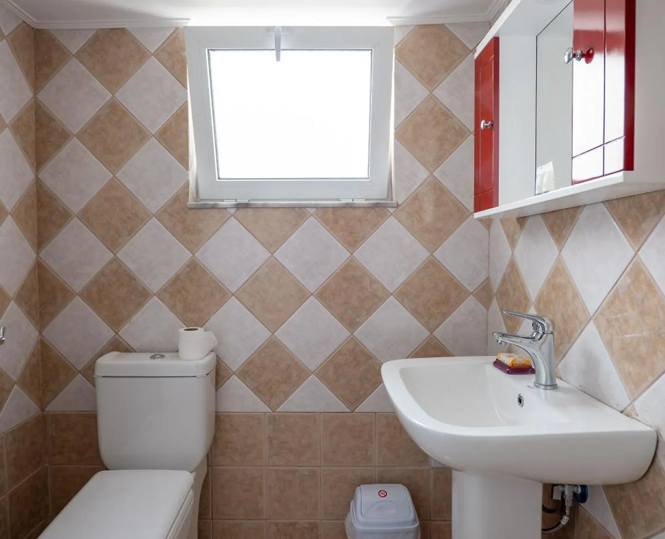 Hoteleks Inn & Suites Sarandë Hotel